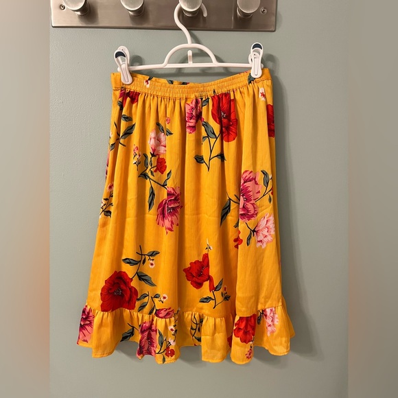 Old Navy ruffle midi skirt - Picture 2 of 5